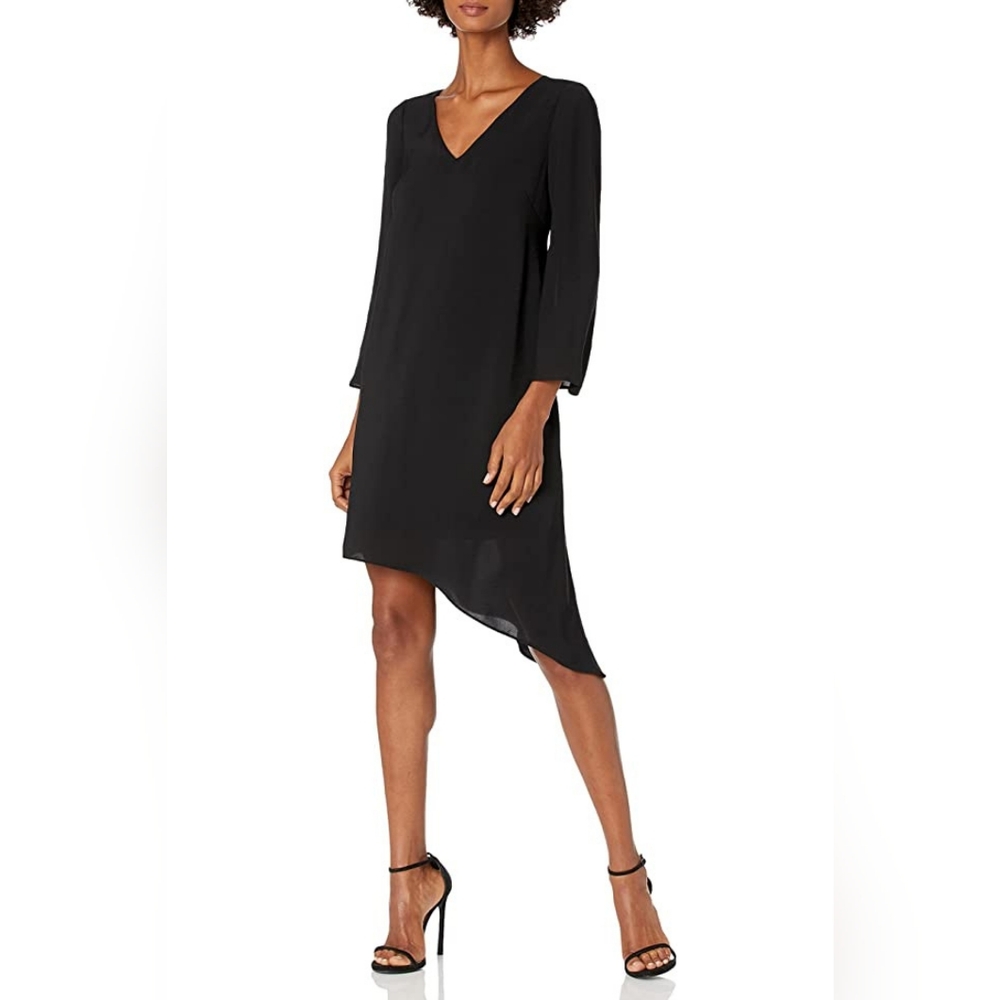 ADRIANNA PAPELL 3/4 SLEEVE ASYMMETRICAL DRESS.(AP1D102336)